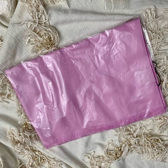 GUCCI GG Guccissima Rose Pink Wool Silk Blend Wrap Monogram Shawl Scarf - Picture 10 of 13